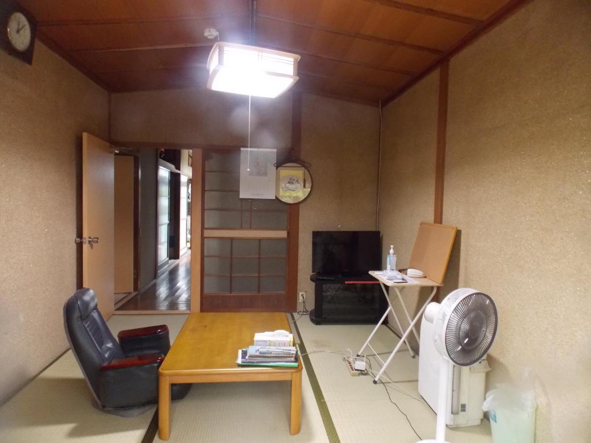Hojo Suigun Youth Hostel Matsuyama  Esterno foto