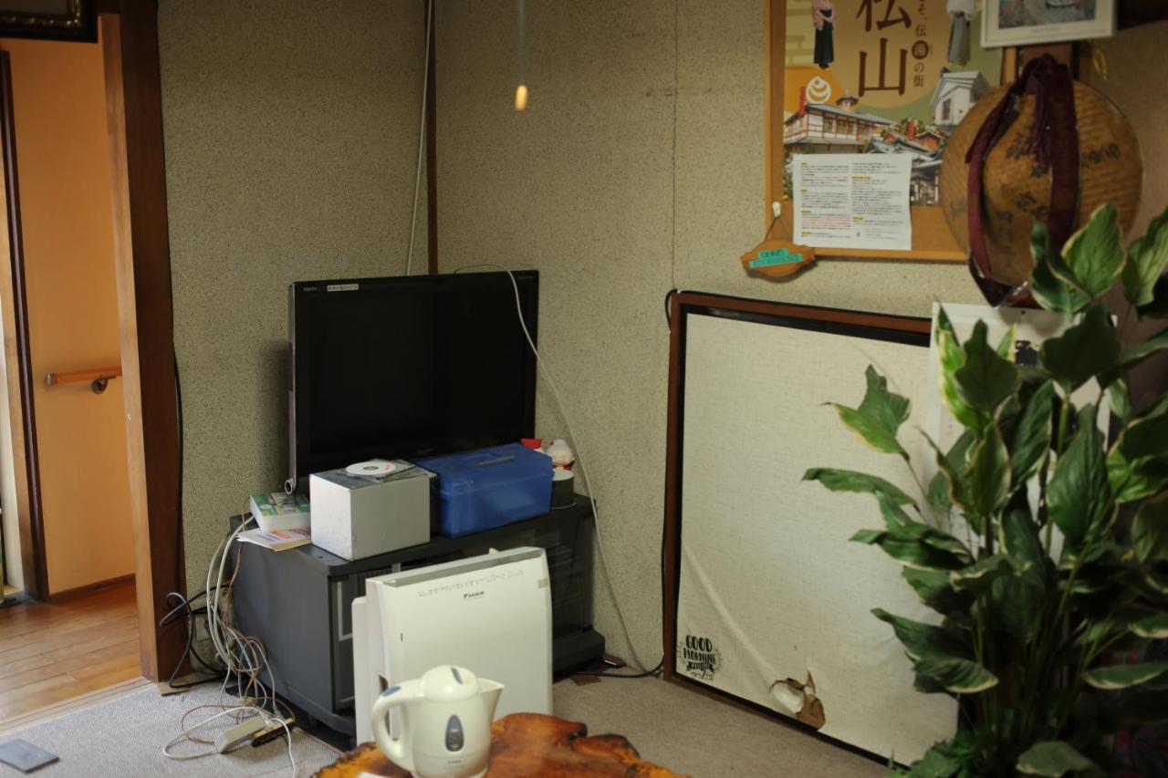 Hojo Suigun Youth Hostel Matsuyama  Esterno foto